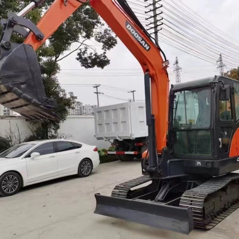 Used Doosan Digger  DX55  Secondhand 5.5ton Small Type Mini Crawler Excavator