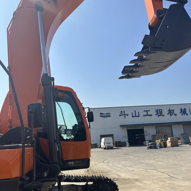 Used Doosan Digger  DX205  Secondhand 21ton Medium Type Crawler Excavator
