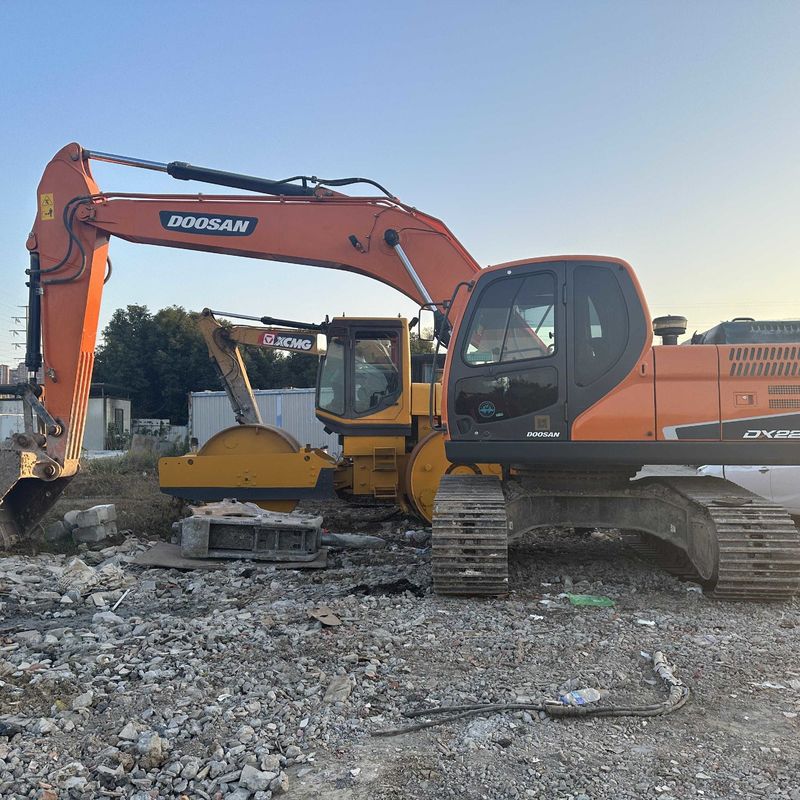 Used Doosan Digger  DX220  Secondhand 22ton Medium Type Crawler Excavator