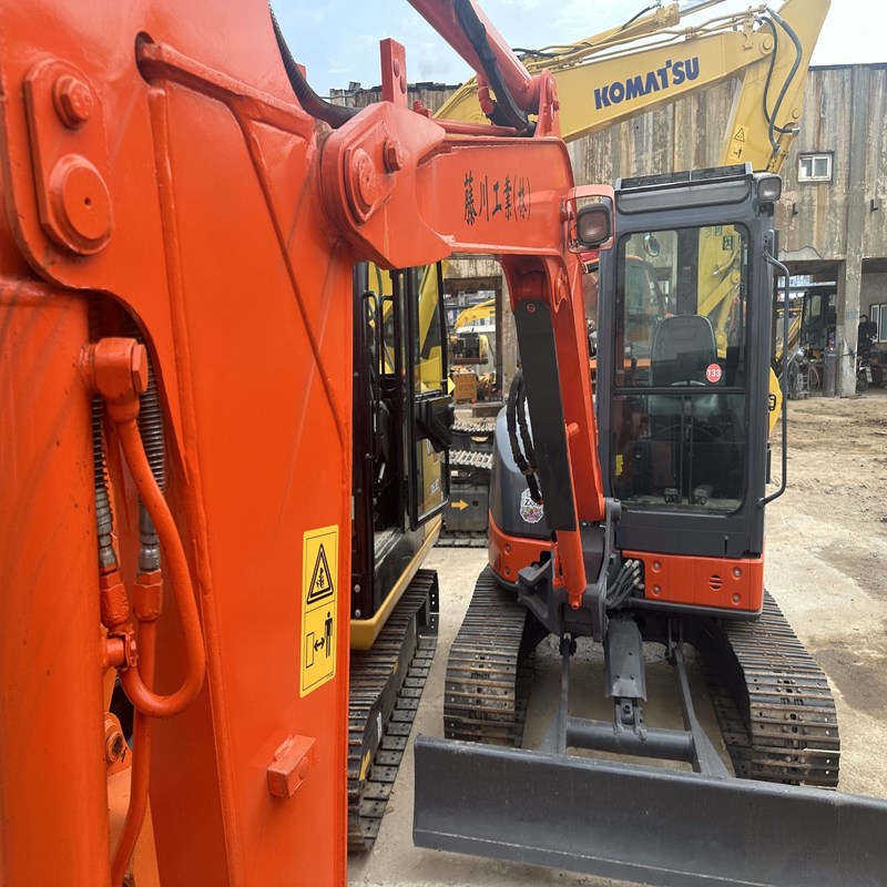 5 Ton Used Crawler Excavator Repossessed Mini Hitachi ZX50U 29.8kw with 0.17m3 bucket