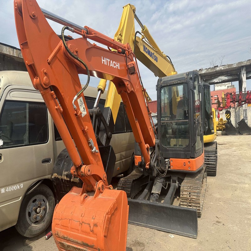 Hydraulic Repossessed Mini Excavators Second Hand Hitachi ZX65 6.5ton 40.5kw  0.27m3 bucket