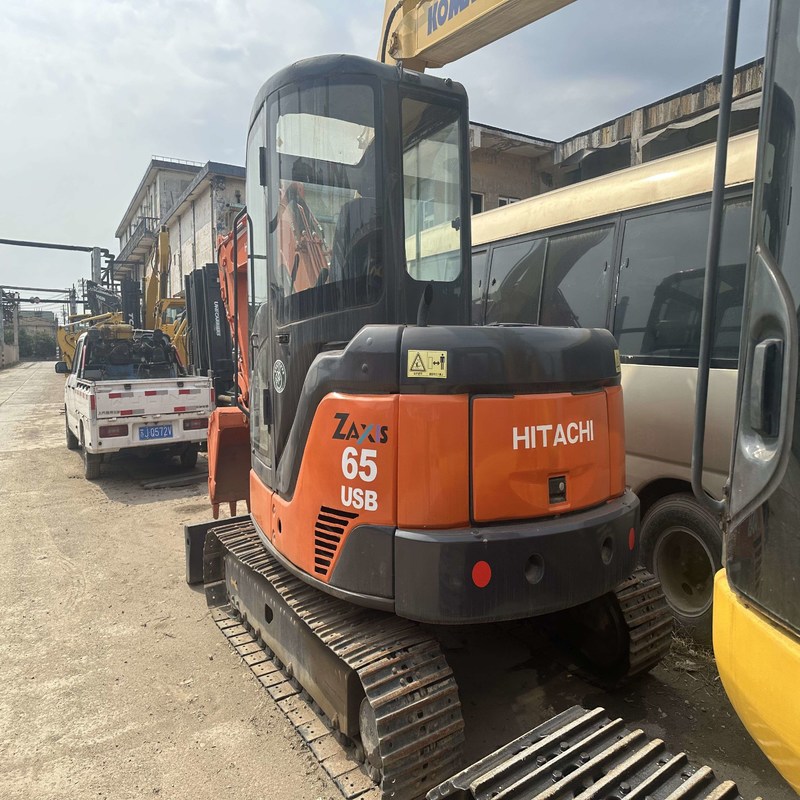 Hydraulic Repossessed Mini Excavators Second Hand Hitachi ZX65 6.5ton 40.5kw  0.27m3 bucket