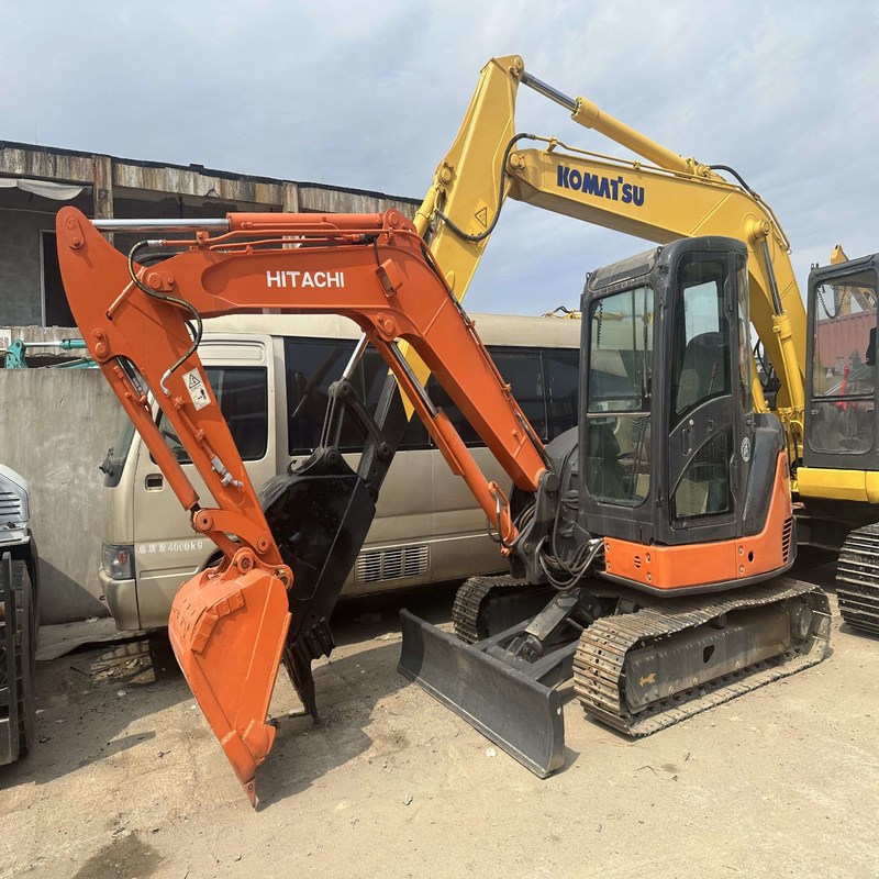 Hydraulic Repossessed Mini Excavators Second Hand Hitachi ZX65 6.5ton 40.5kw  0.27m3 bucket
