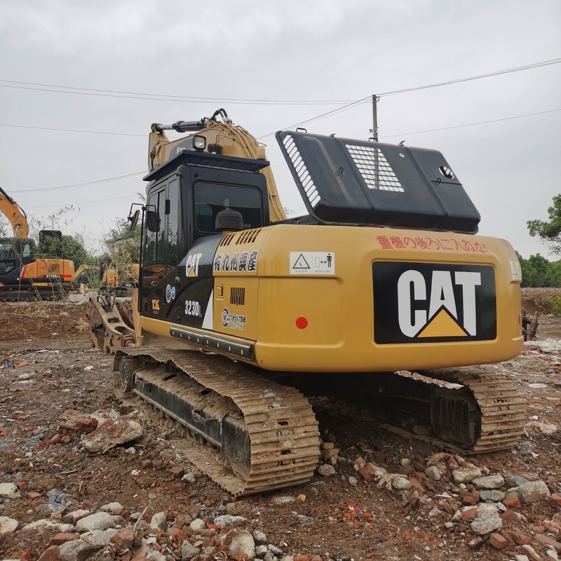 Old Excavator CAT 323DL 2nd Hand Diggers 23 Ton  110kw with 1.2m3 bucket