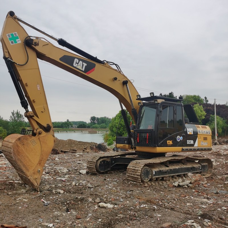 Old Excavator CAT 323DL 2nd Hand Diggers 23 Ton  110kw with 1.2m3 bucket
