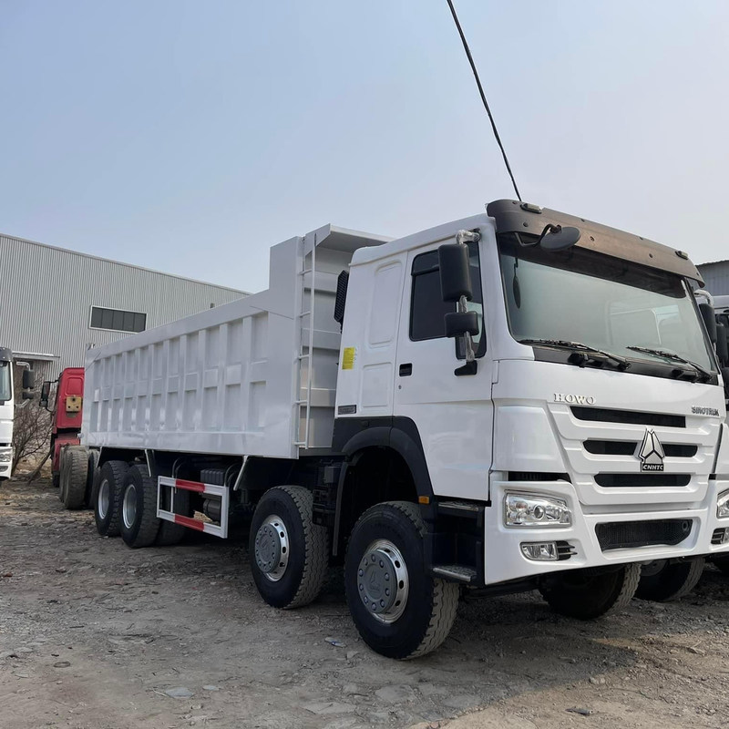 Repossessed Howo 375 Sinotruk Howo 8x4 Dump Truck Tipper 40T manual diesel