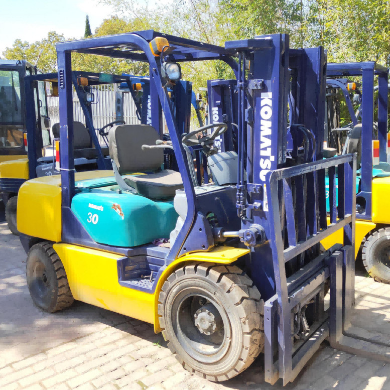 3T Used Warehouse Equipment Distributor Forklift TCM F30 Minimum turning radius 2.4m
