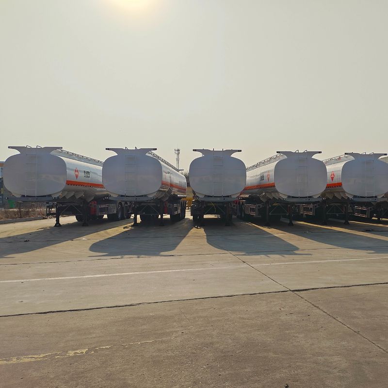 3 Axis Semi Trailer Old Tanker Truck For Oil Fuel Transport 10000L