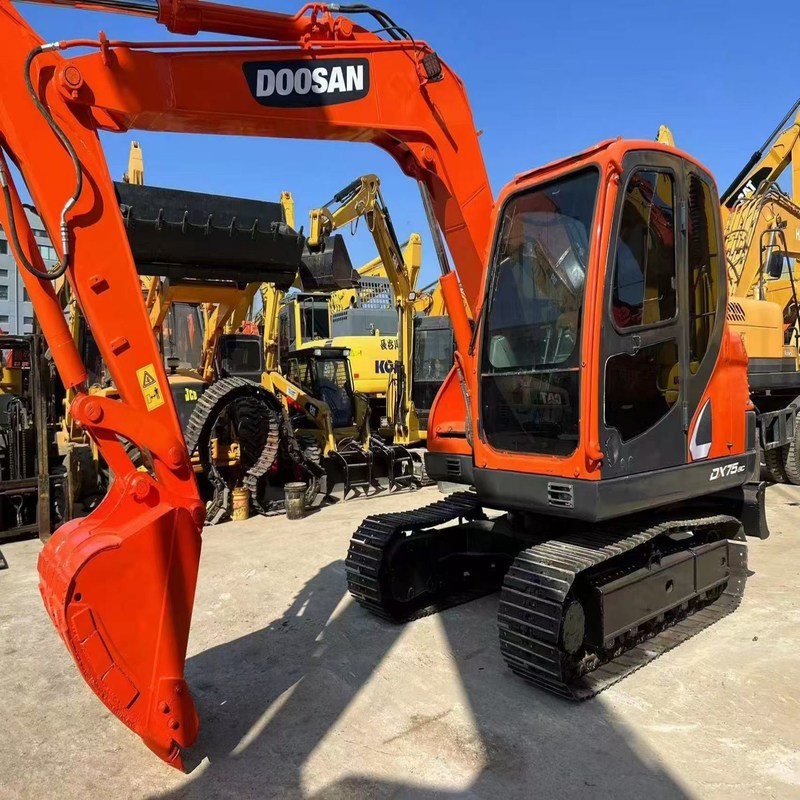 Pre-owned Doosan DX75 Compact Versatile Mini Used Excavator 39.7kw 0.28m3 bucket
