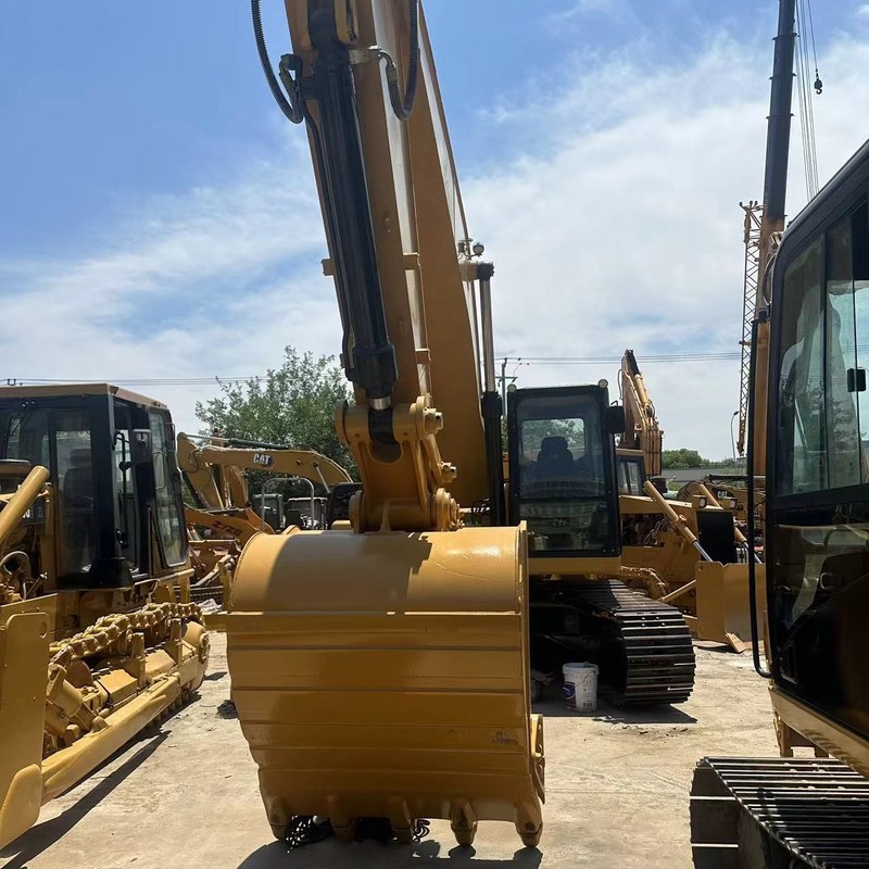 Used Excavator CAT  330GC 30 Ton Crawler Digger 151kw with 1.6m3 bucket