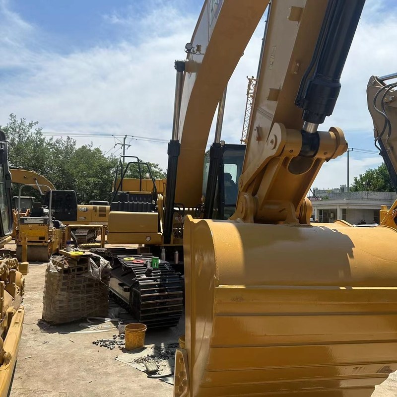 Used Excavator CAT  330GC 30 Ton Crawler Digger 151kw with 1.6m3 bucket
