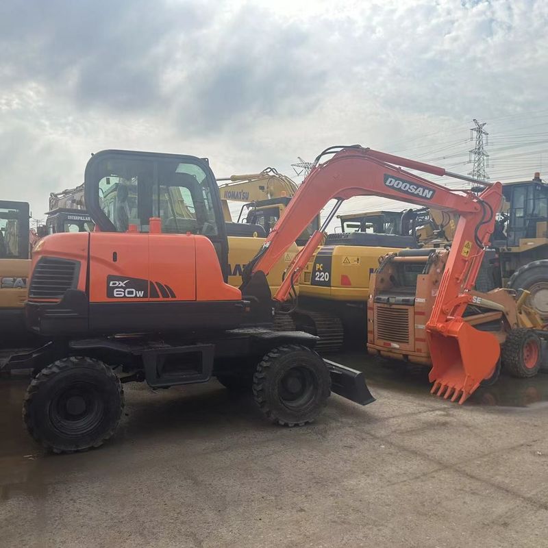 Used Doosan Digger  DX60W  Secondhand 6ton Small Type Mini Wheel Excavator
