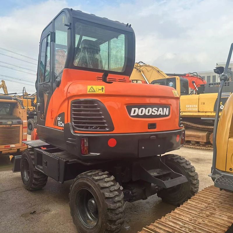 Used Doosan Digger  DX60W  Secondhand 6ton Small Type Mini Wheel Excavator