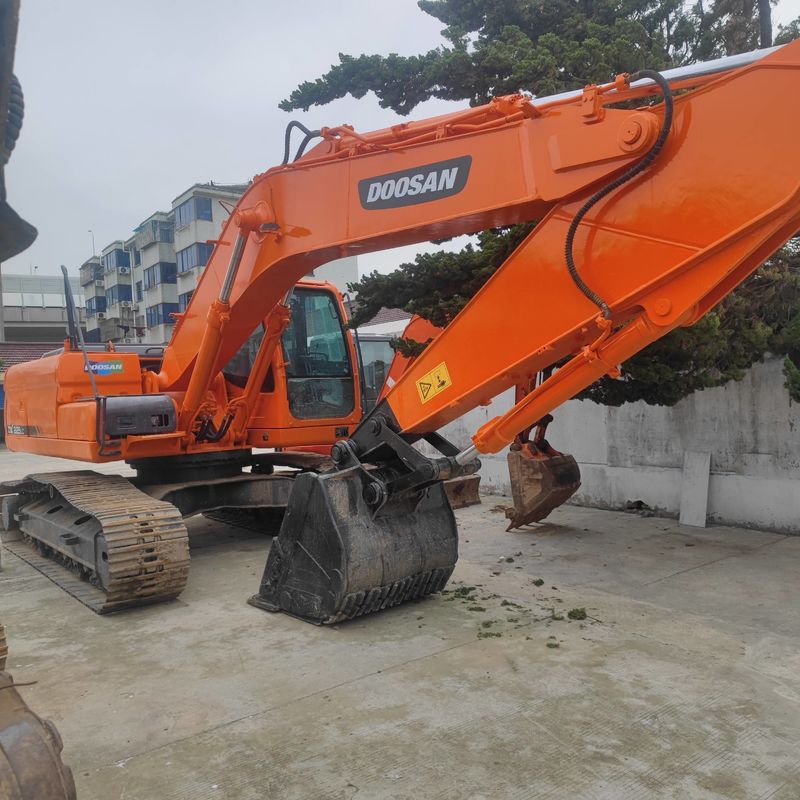 Used Doosan DX225 Digger 22.5-ton Medium-sized Crawler Excavator