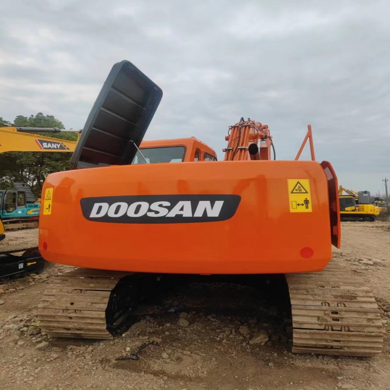 Used Doosan Digger  DX150LC  Secondhand 15ton Medium Type Crawler Excavator 74kw