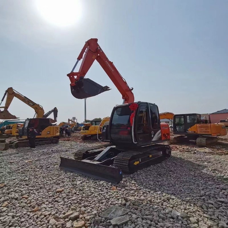 Used Mini Excavator Hitachi ZX70 Secondhand 7t Original Crawler Tracked Digger 39kw