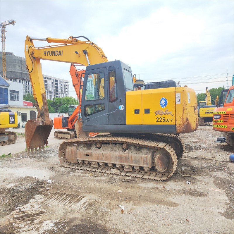 Secondhand Hyundai Excavator R225LC-7  Used 22ton Medium Type  Crawler Digger 112kw