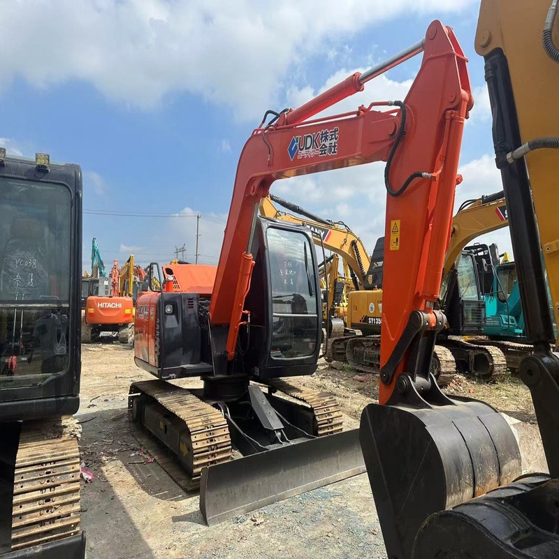 Hitachi ZX75  Used Excavator Hydraulic 7 Ton Mid Sized 40.3kw with 0.33m3 bucket