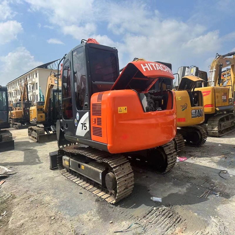 Hitachi ZX75  Used Excavator Hydraulic 7 Ton Mid Sized 40.3kw with 0.33m3 bucket