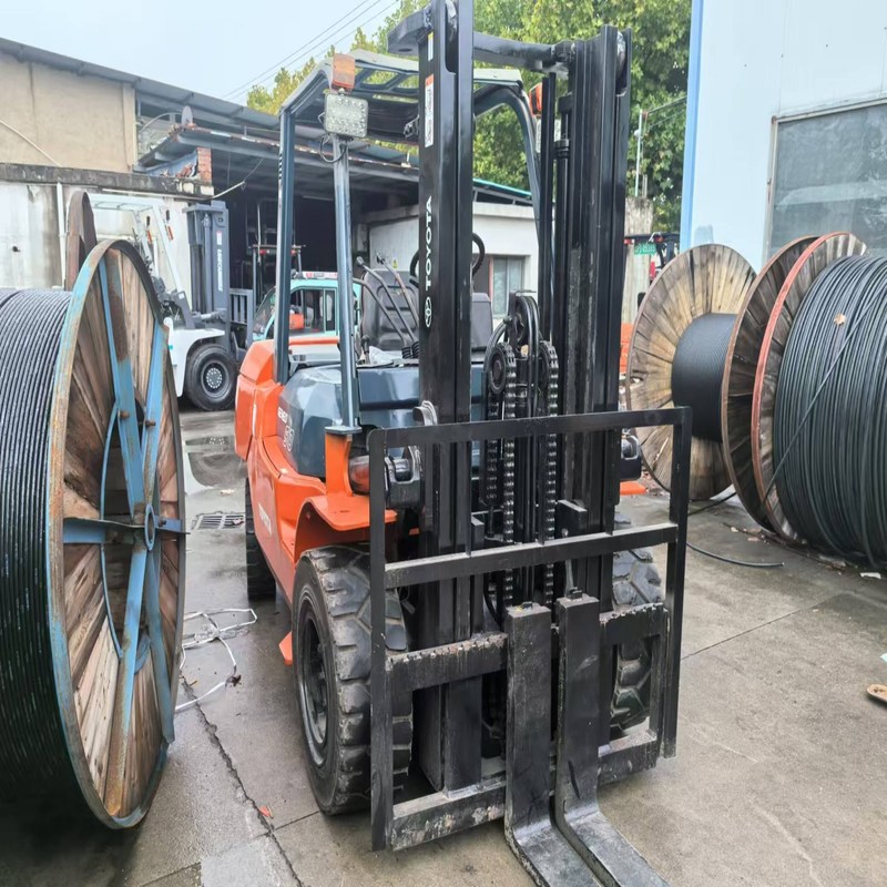Secondhand FD50 Toyota Diesel Forklift Dealer 5 Ton Maximum lifting height 4.5m
