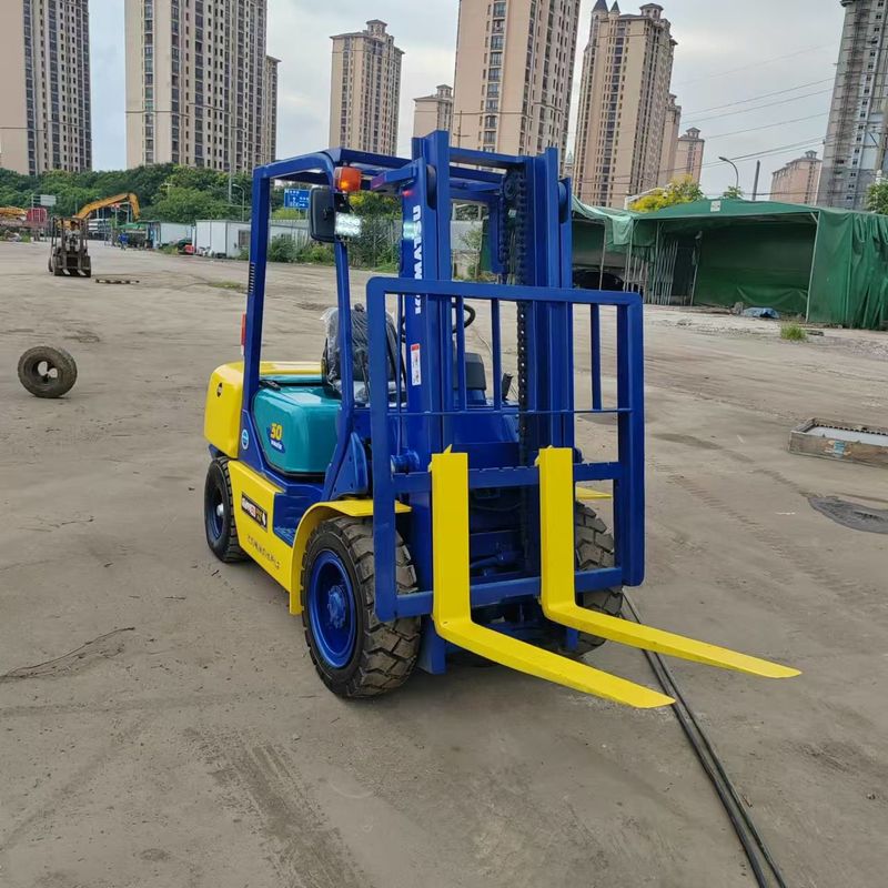 Komatsu FD30 Used Forklift Two Stage Material Handling Equipment 3 Ton